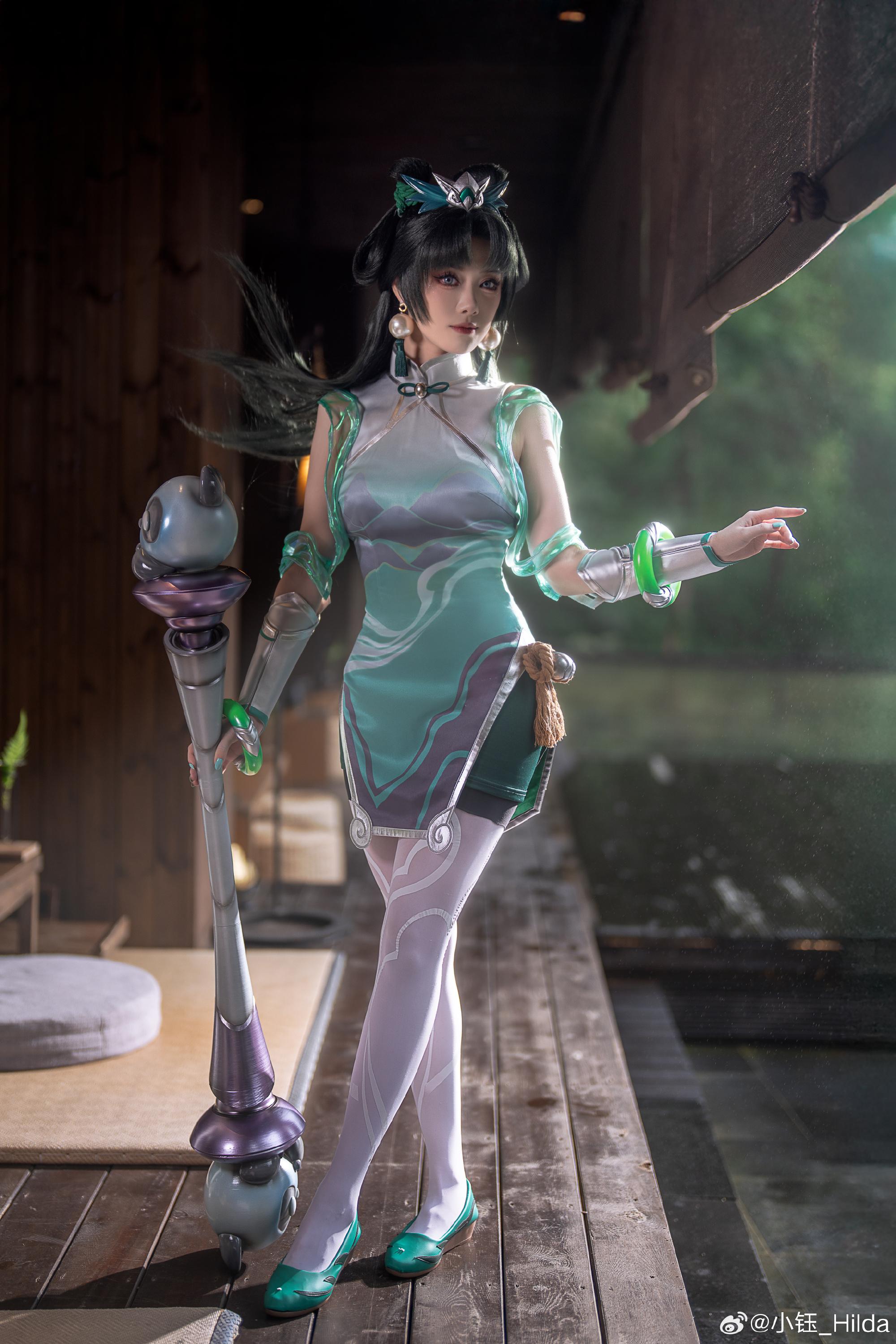 小钰分享COS照：青城山高风露寒，佩环挂着山花树