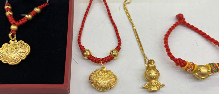 “这是给宝宝最好的周岁礼！”长沙宝妈弄丢金锁和吊坠，快递小哥捡到归还拒收千元报酬