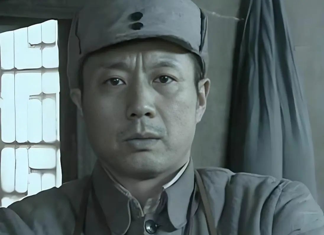 《亮剑》那些被忽略的英雄，个个意外演成了经典，演技不输主角