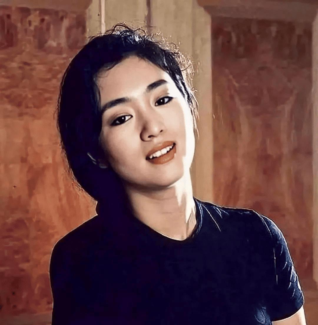 70岁米歇尔求婚52岁巩俐，势均力敌的爱情才最可贵