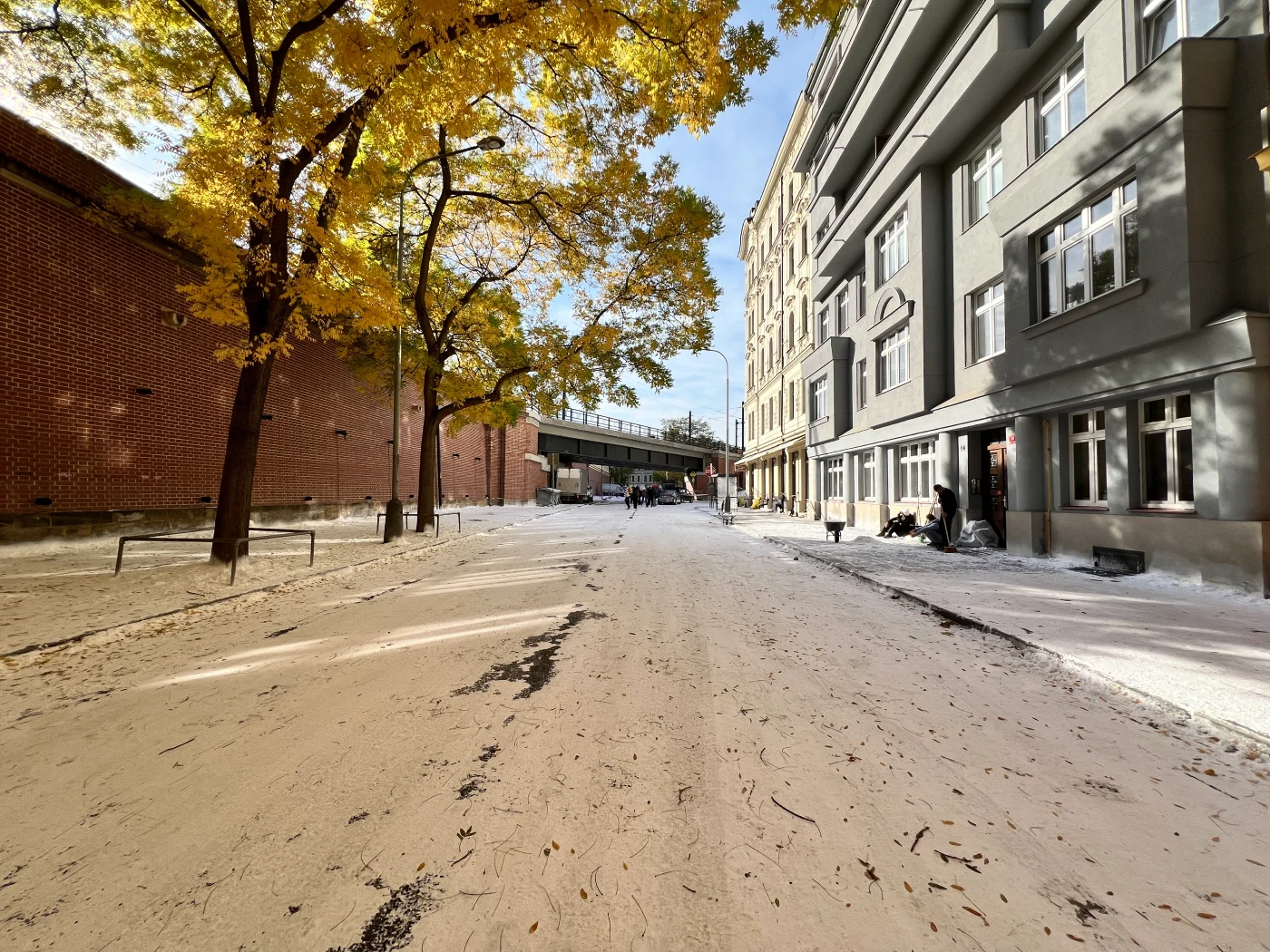 新《生化危机》电影拍摄现场照曝光，2026 年9 月18 日北美上映, image size:1400x1050