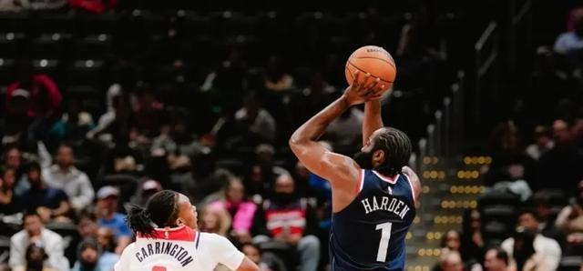 卢指导乱整！快船胜太阳，比尔该下首发，哈登30+7+7登峰造极