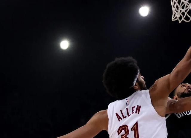 对飙！米切尔35+5，托马斯33+9&波特31+8，骑士131-124力破篮网