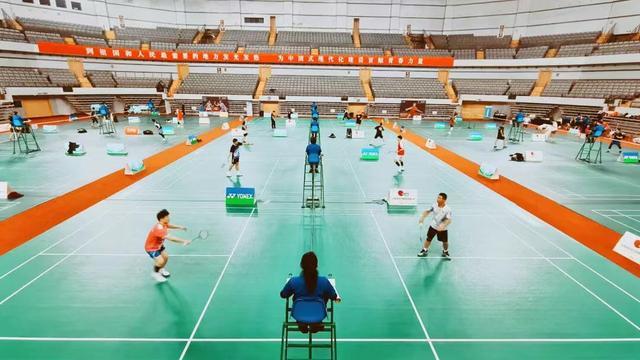 济南市第三届潮流体育消费季迎重要赛事：2025YONEX旅梦之志羽毛球巡回赛济南站开打
