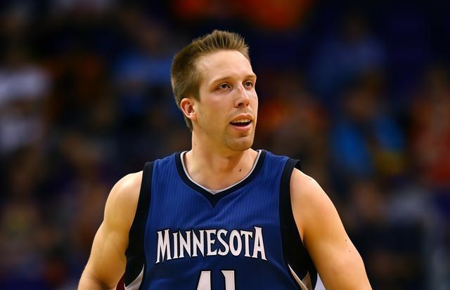 贾斯汀·汉密尔顿，跑动积极的投射型中锋