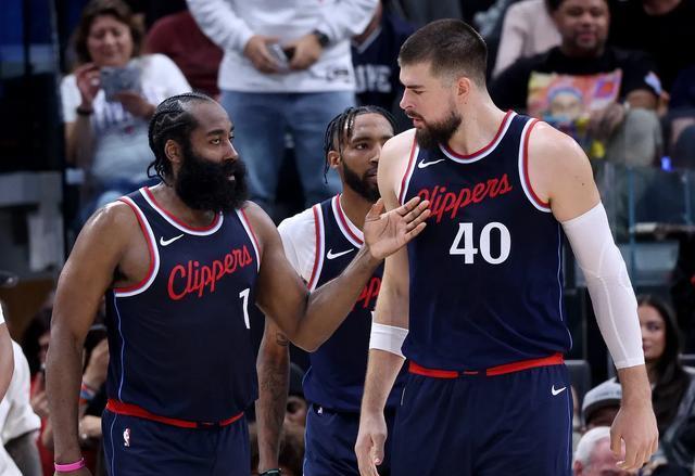 卢指导乱整！快船胜太阳，比尔该下首发，哈登30+7+7登峰造极