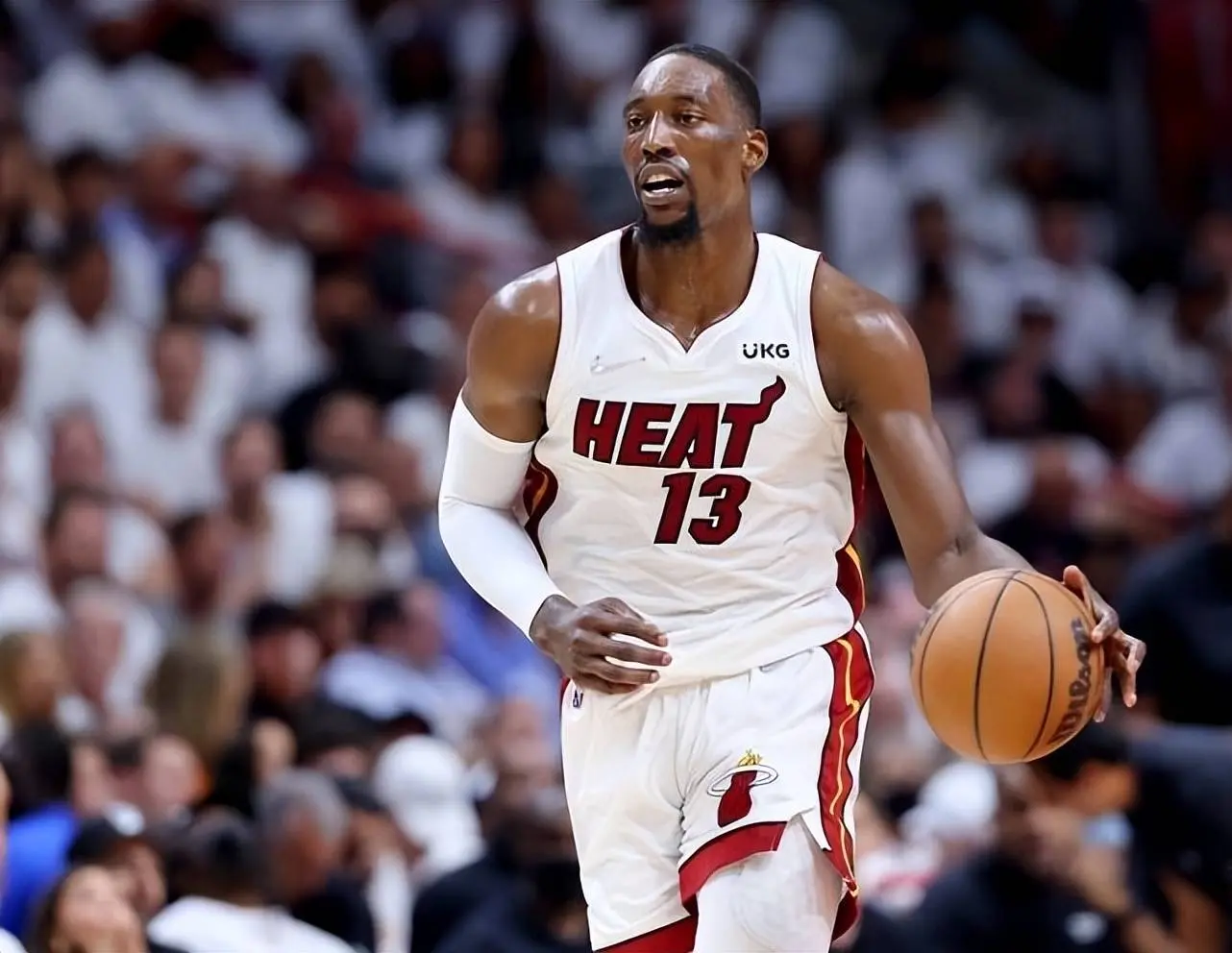 NBA半场86分破队史，阿德巴约4记三分，哈克斯43统治全场