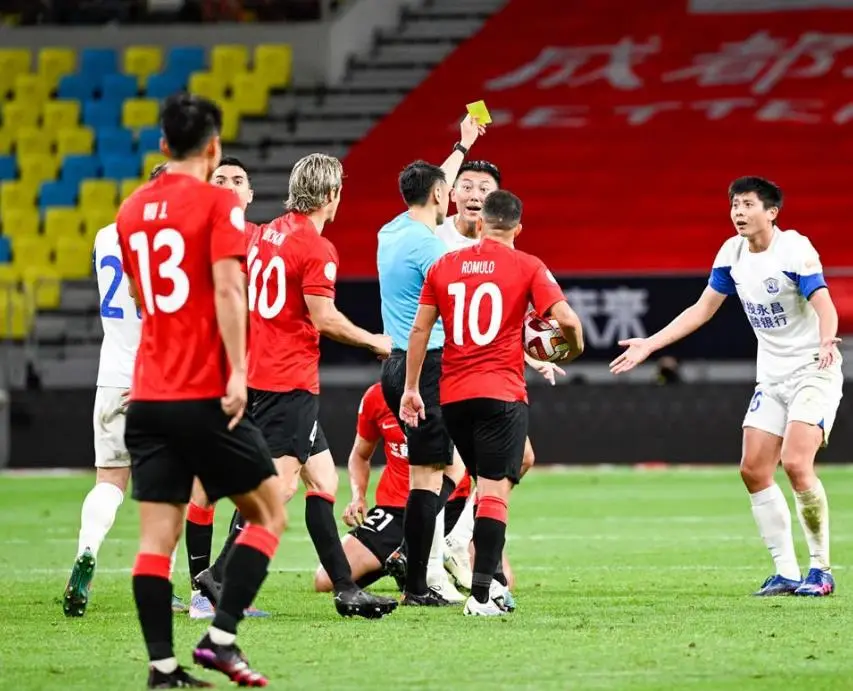 喜讯！艾克森和洛国富首次共同举荐新高拉特入籍为国足出战，成都蓉城已承诺出手运作