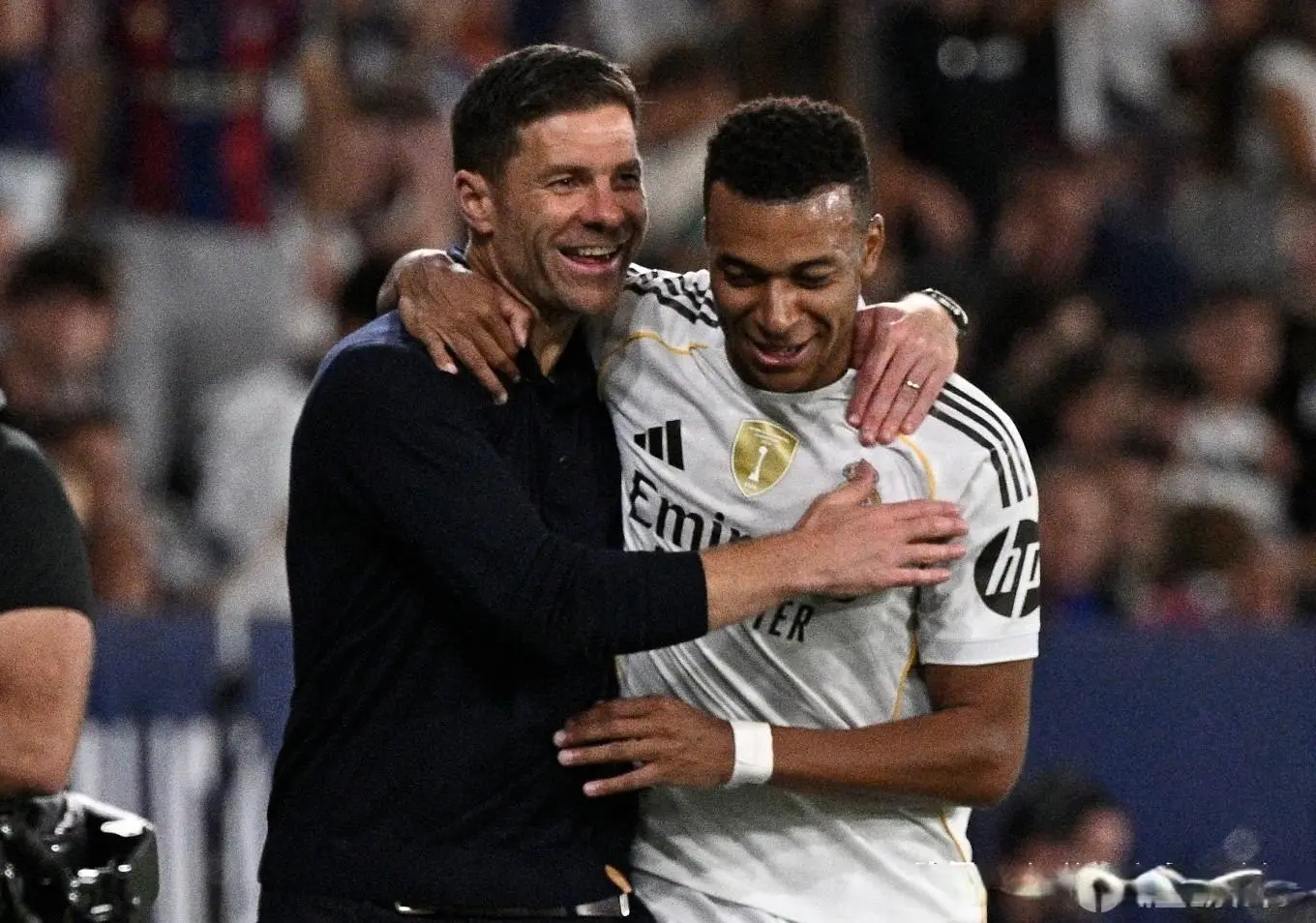 西甲皇马VS巴萨：25亿欧对决，伤兵满营，皇马变阵望结束连败！