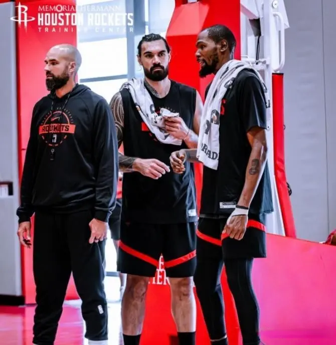 2场轰60分！火箭队杜兰特为输球揽责，2年9000万续约，斯通捡漏了