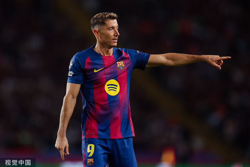 周薪54万镑！镜报：阿莫林渴望签37岁莱万遭拉爵否决