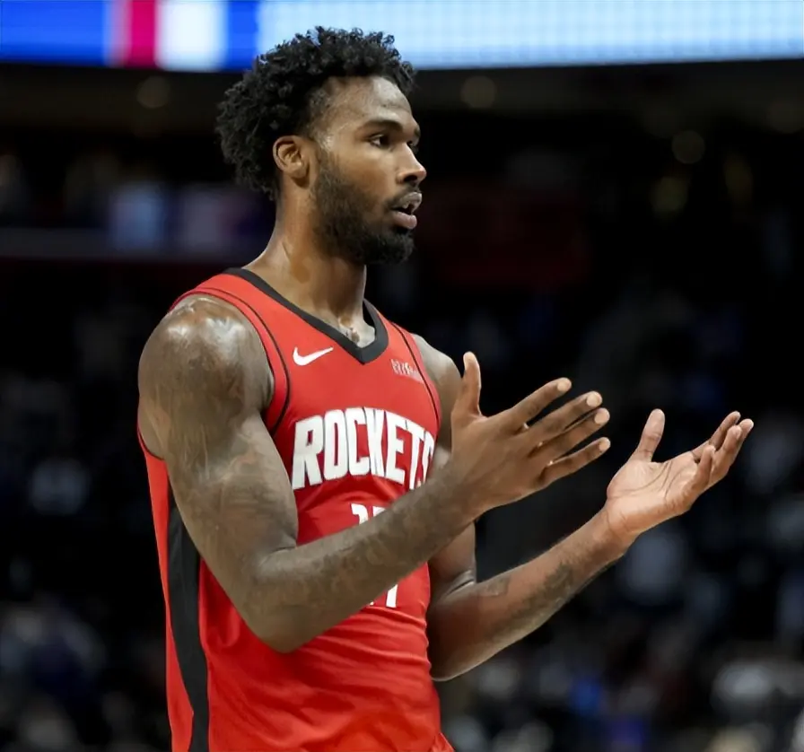 三分球6中6砍27分！火箭错过超新星考沃德，伊森越打越差