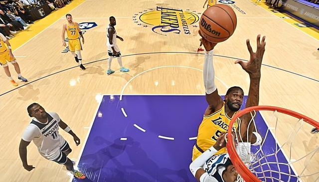 难得被激发出了斗志！湖人内线新援能继续保持这样的比赛态度吗？