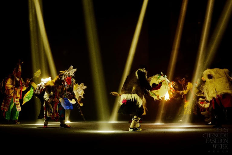 当羌绣走上T台：汶川携手成都时尚产业协会打造文旅融合新范式