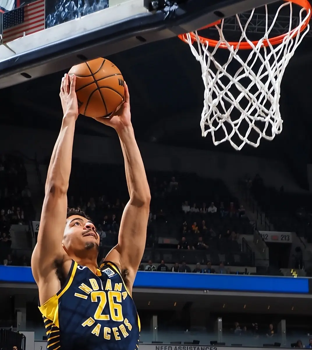 三分球6中6砍27分！火箭错过超新星考沃德，伊森越打越差