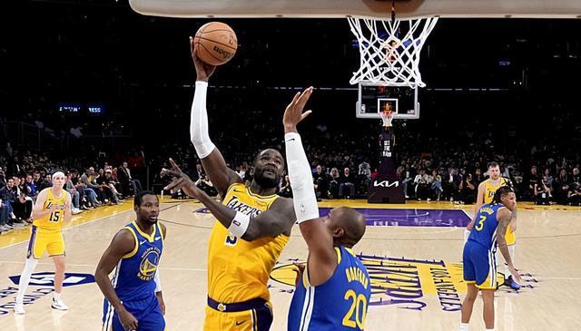 难得被激发出了斗志！湖人内线新援能继续保持这样的比赛态度吗？