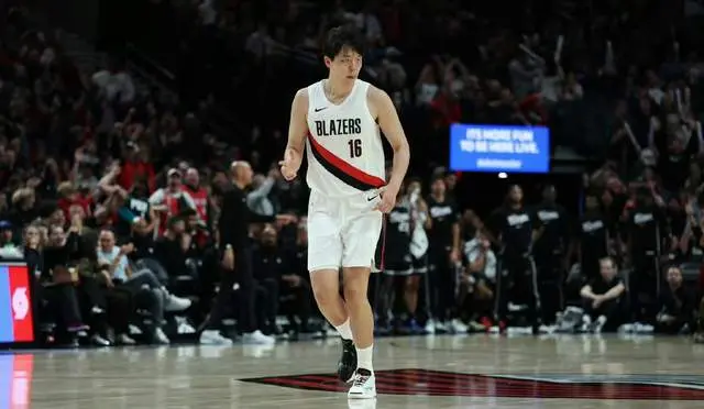 场均2分1篮板，杨瀚森出场顺位靠后 中锋受伤也没机会 与开拓者不搭