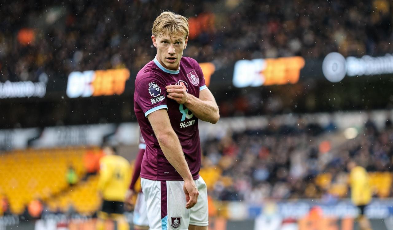 3-2，英超第17掀翻狼队，迎来2连胜，25岁福斯特在第95分钟绝杀