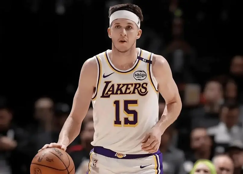 艾顿暴走里夫斯51+11+9，威少战旧主飙4记三分，残阵湖人力克国王