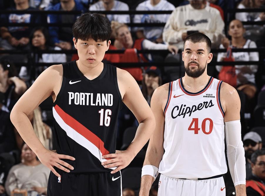 祖巴茨表扬杨瀚森很有天赋，14中9虐开拓者内线，他却夸奖了小杨