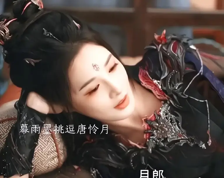 女演员长相有多重要？看《暗河传》35岁彭小苒和26岁杨雨潼就知道