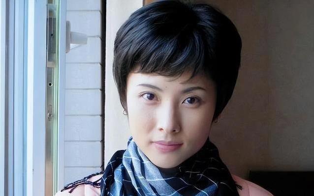 41岁嫁人被丈夫算计，44岁法庭上翻盘，她带着儿子重启人生