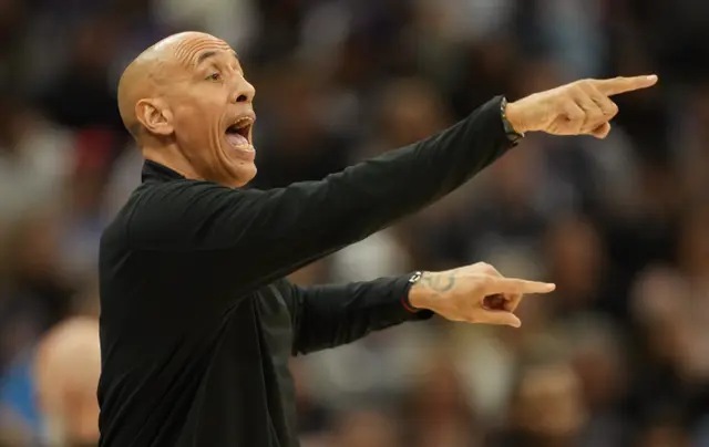 连呼吸都犯规！NBA造星时代来临，球迷：联盟真是没救了！