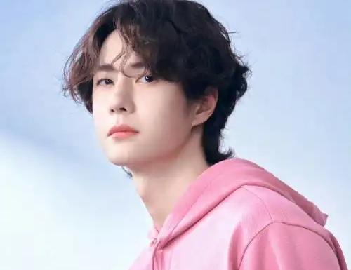 王一博啃个面包咋就火了？内娱“装”与“真”的终极battle