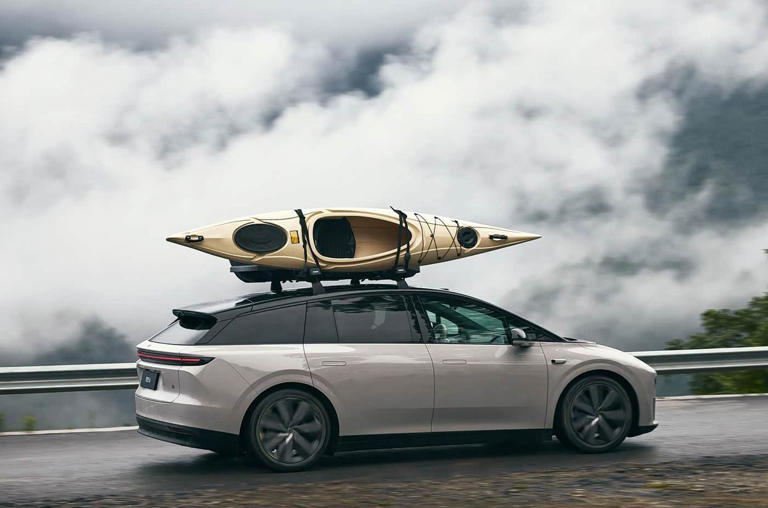 24.98万起理想i6，双腔空气悬架可选，豪华体验一步到位