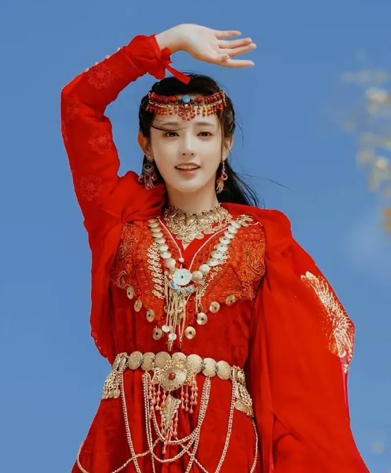 女演员长相有多重要？看《暗河传》35岁彭小苒和26岁杨雨潼就知道