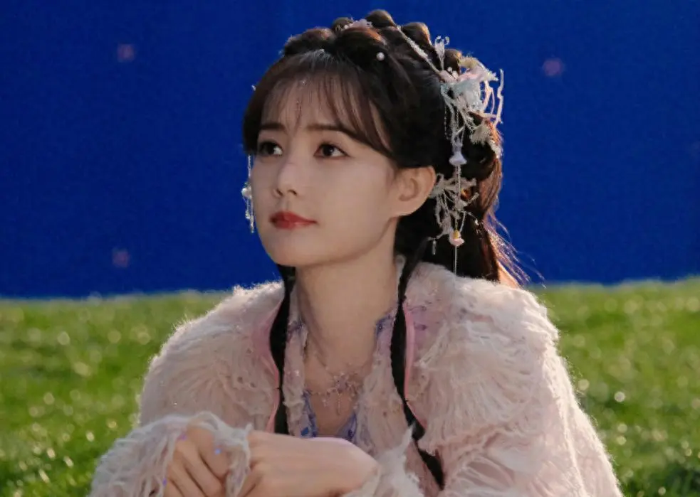 李一桐打算走“虞书欣”路线吗？凭借两部戏意外“拿捏”观众