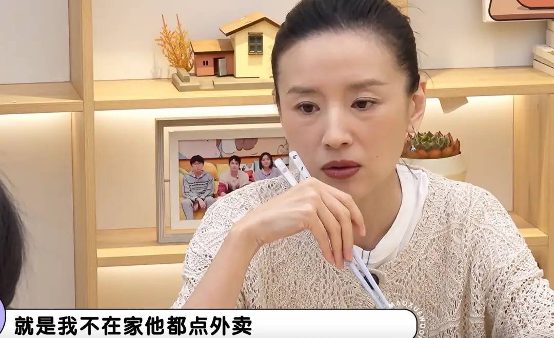 45岁董洁首谈儿子：总吃外卖，拒绝拍戏邀请，接受17岁儿子谈恋爱
