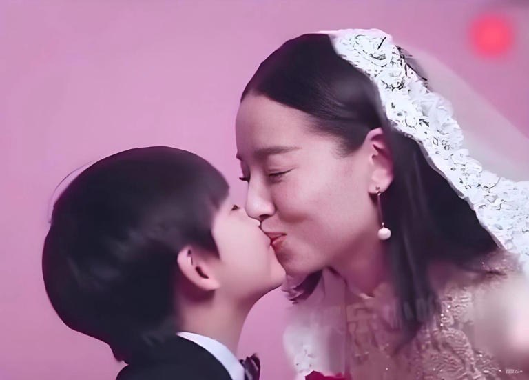  45岁董洁首谈儿子：总吃外卖，拒绝拍戏邀请，接受17岁儿子谈恋爱