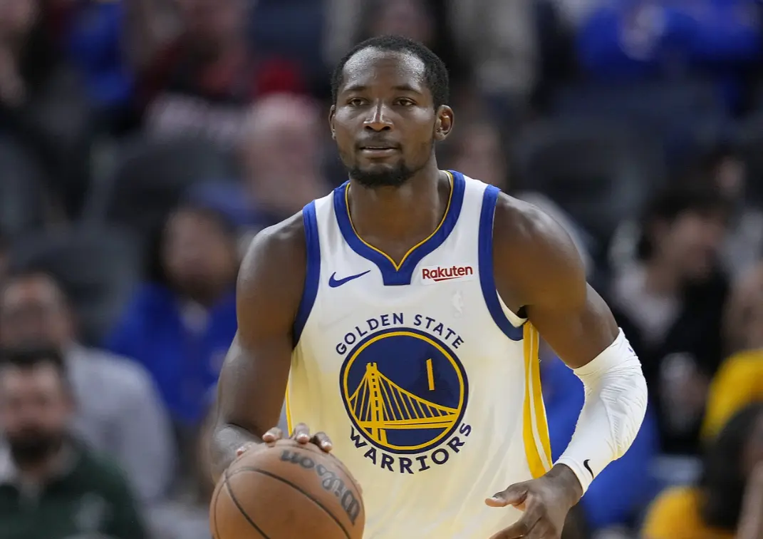 场均18分8板4助，都说你不值4850万续约，如今成勇士队大腿