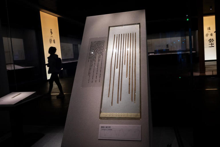 “简读中国”：简牍大展勾勒早期中国文明图景