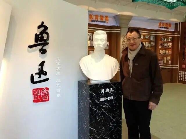 鲁迅长孙周令飞悼念表哥许绍雄：悲痛万分，心绪难平