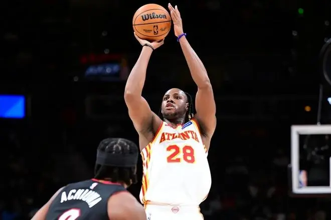 灰熊用困难条款签下前马刺内线新星，他能抓住机会站稳脚跟吗？