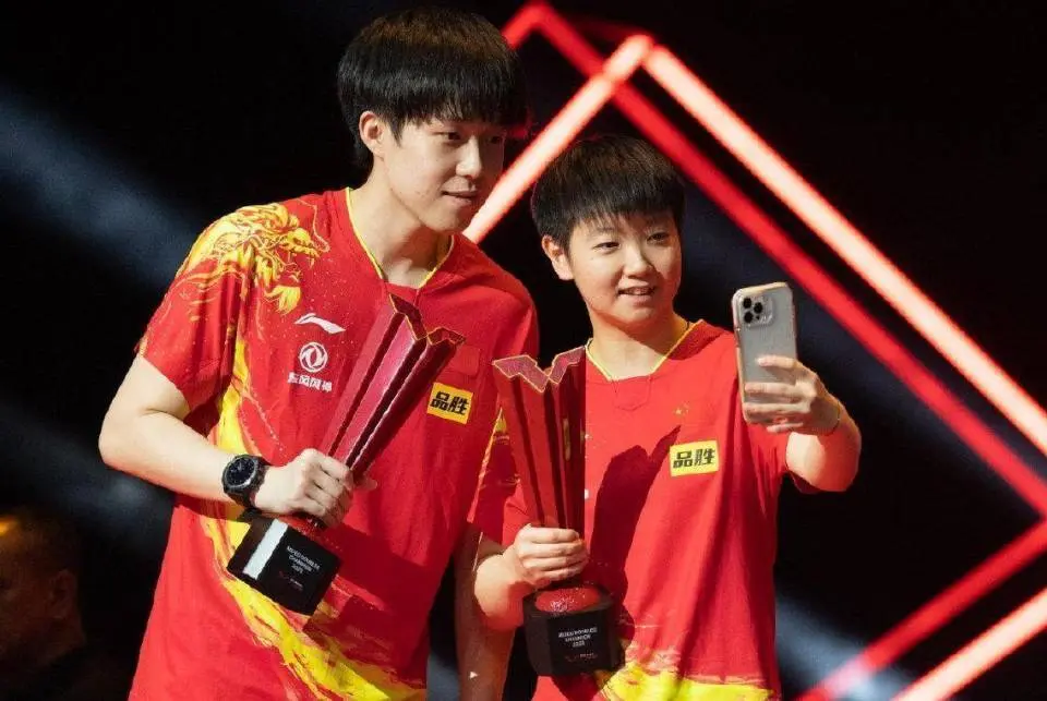 一觉醒来，2大冷门3个意外！日本伊藤美诚2-3被逆转，陈幸同0-3完败