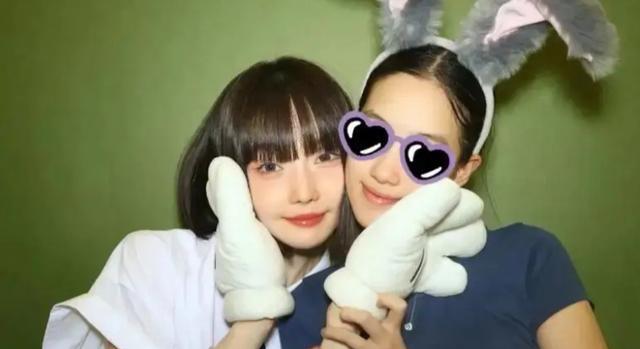 41岁郭碧婷宴请好友，郭碧婷父亲低调亮相，37岁夕又米罕见现身