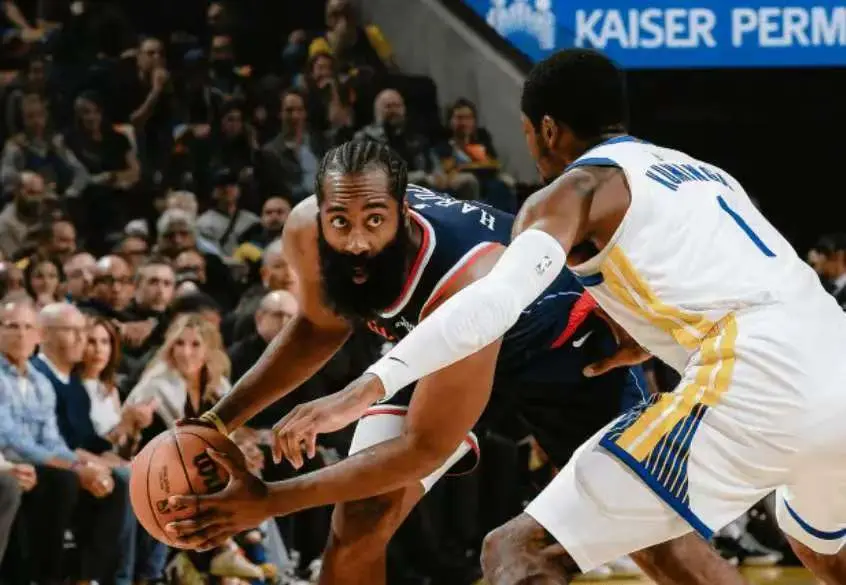 库里轰19+8带队大胜快船！哈登砍20+4尽力，泰伦卢把豪阵用成单核