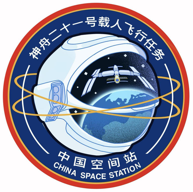 专访神舟二十一号标识设计者：以航天员头盔图案设计的标识里藏有怎样的星空？