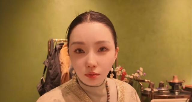 41岁郭碧婷宴请好友，郭碧婷父亲低调亮相，37岁夕又米罕见现身