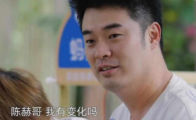 没想到，“好吃懒做”的陈赫一出场，就治好了《向往8》的尴尬病