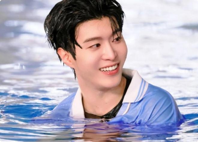 新《奔跑吧》官宣了！原班人马齐聚，收视保障回归，你还期待吗