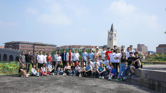 从剑桥到海宁，他让中国激光“首次”照亮世界