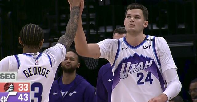 开拓者2分险胜爵士！杨瀚森创造3纪录，官方数据出炉，霍勒迪MVP