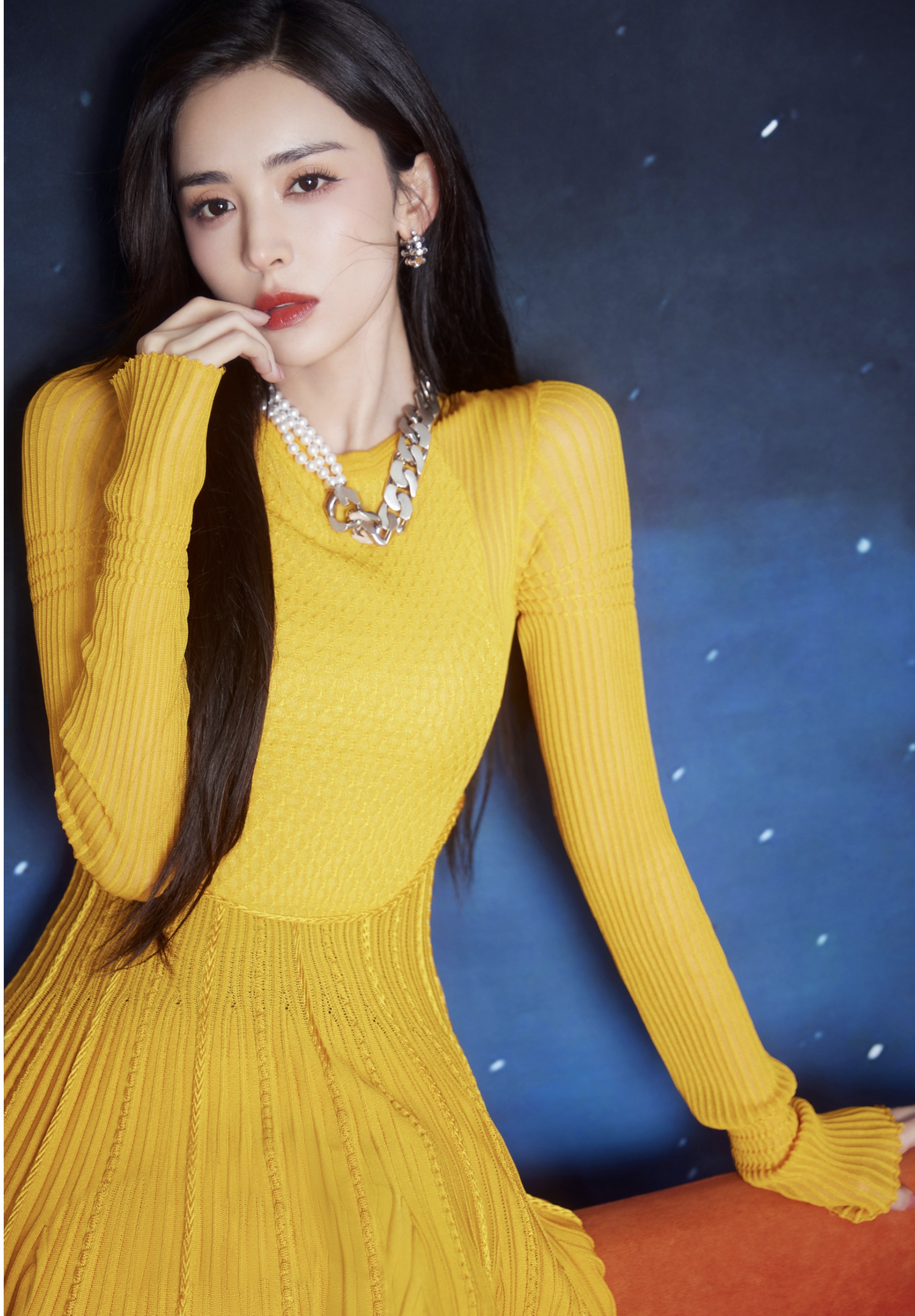 娜扎：于风格张力间绽放时尚星芒