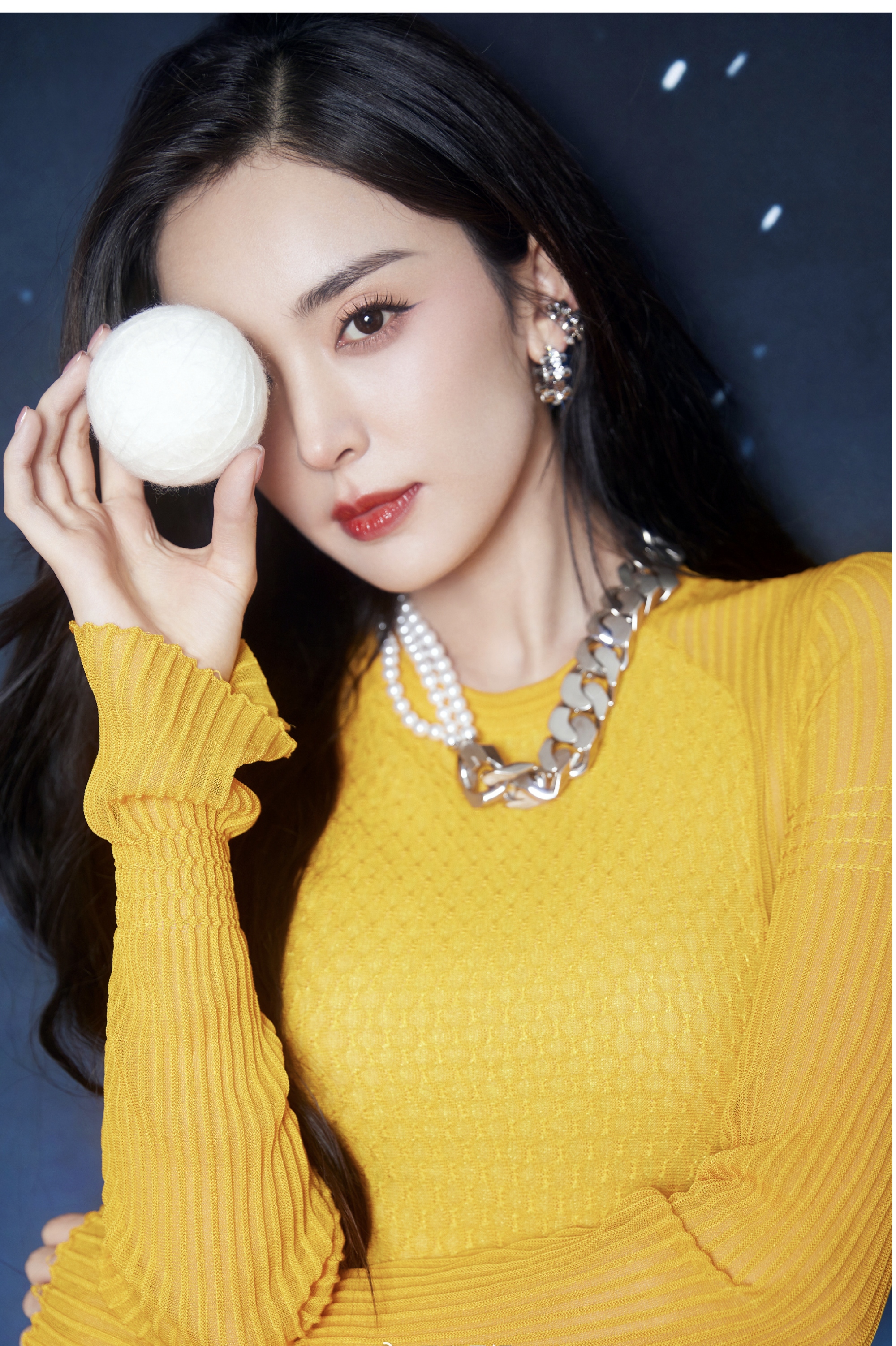 娜扎：于风格张力间绽放时尚星芒