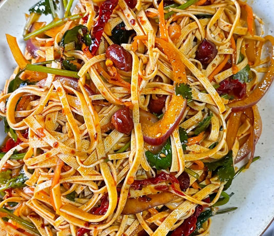 买路边摊的凉拌菜时，这5种菜尽量少买，摊主自己都不吃，别大意