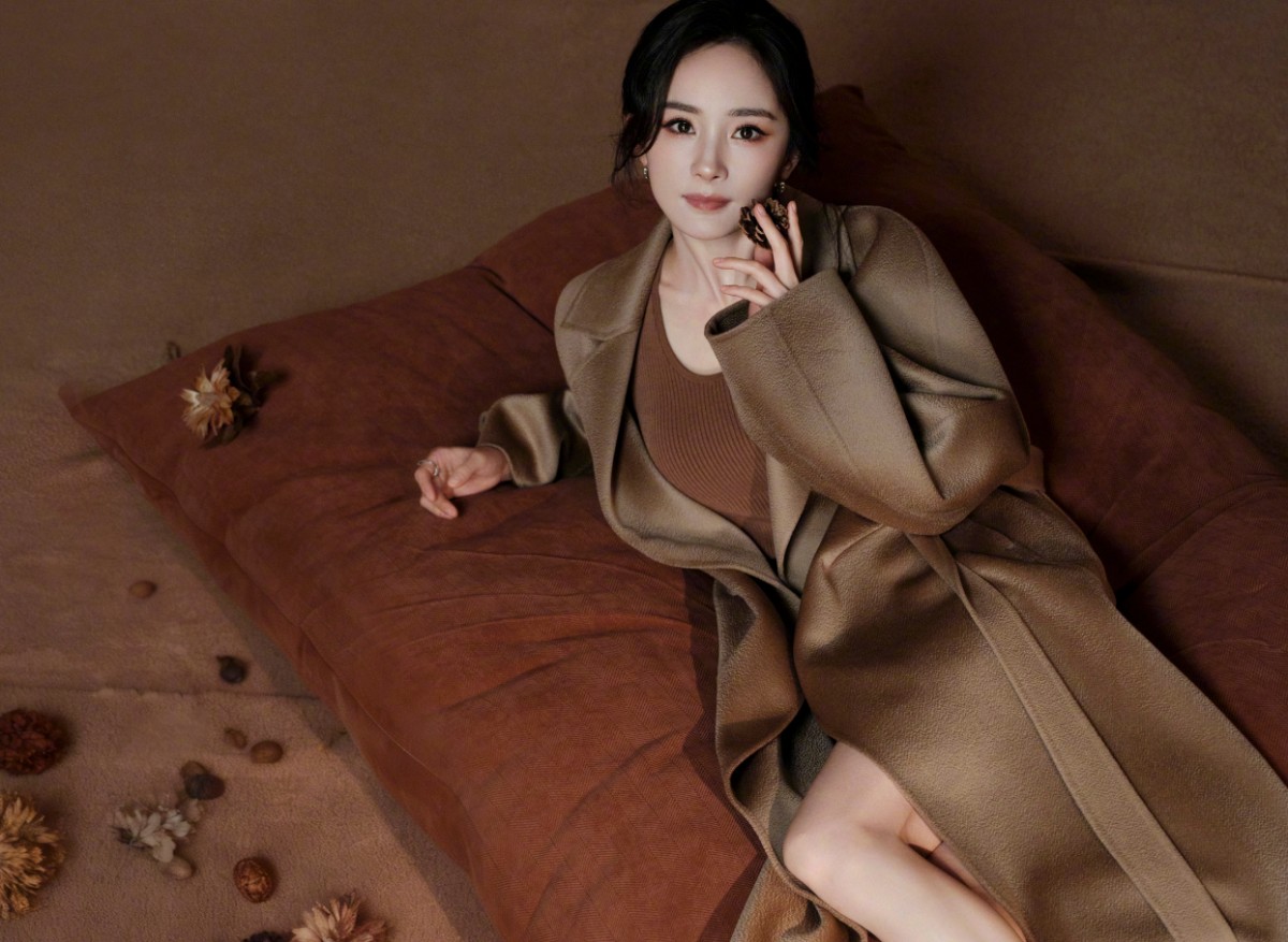 杨幂的秋冬不臃肿穿搭